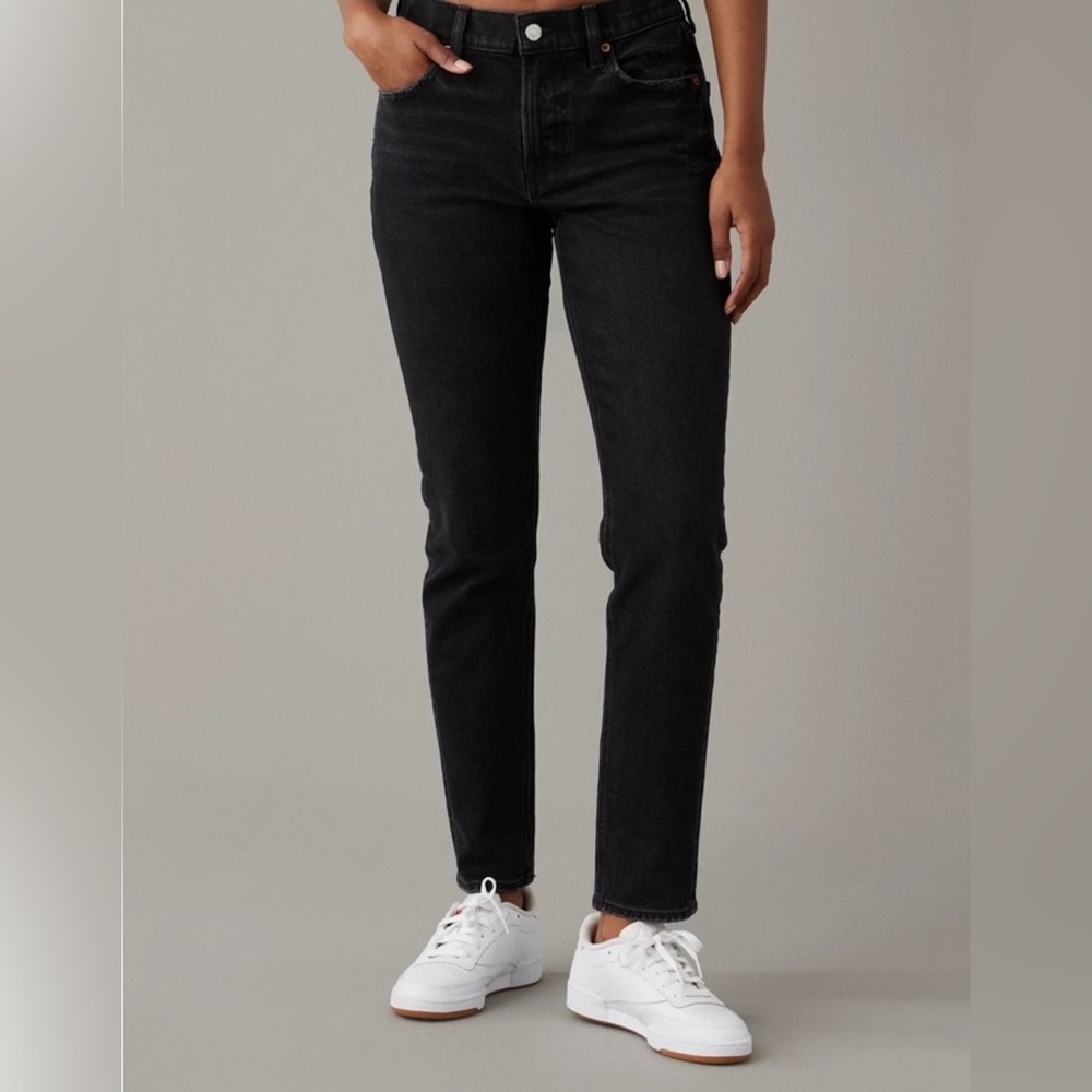 American Eagle Outfitters Black 90s Skinny Distressed Jeans Size 16 Short (used)